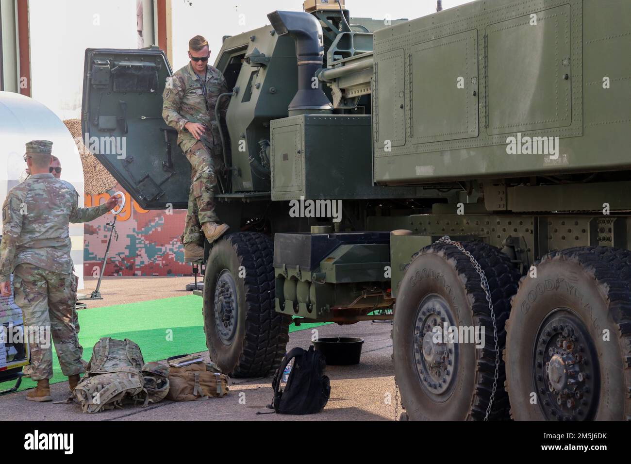 Aqaba, Giordania 2022 : forze dell'esercito degli Stati Uniti (soldati e camion) Foto Stock