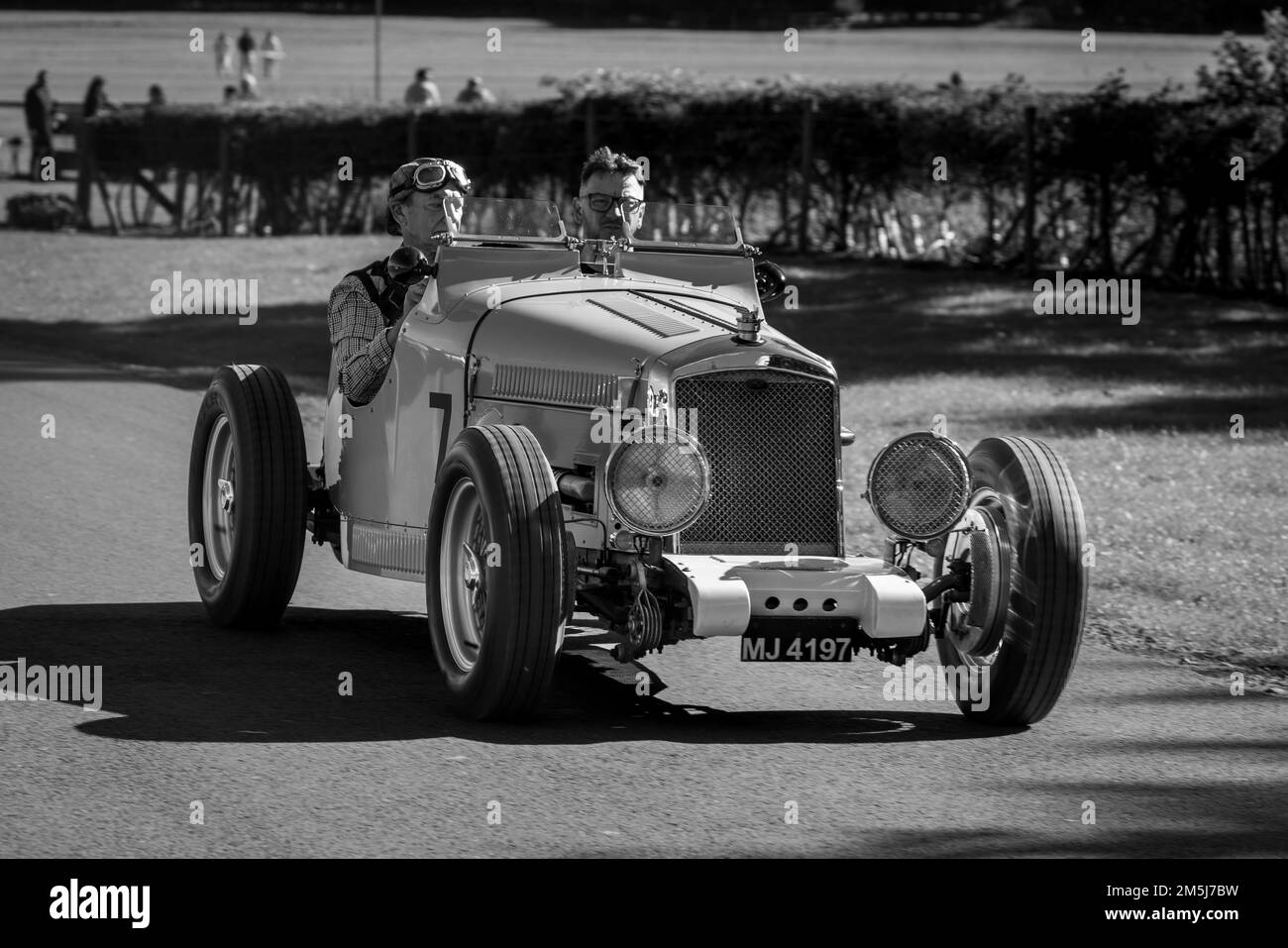 Speciale Wolseley Hornet 1932 ‘MJ 4197’ al Race Day Airshow tenutosi a Shuttleworth il 2nd ottobre 2022 Foto Stock
