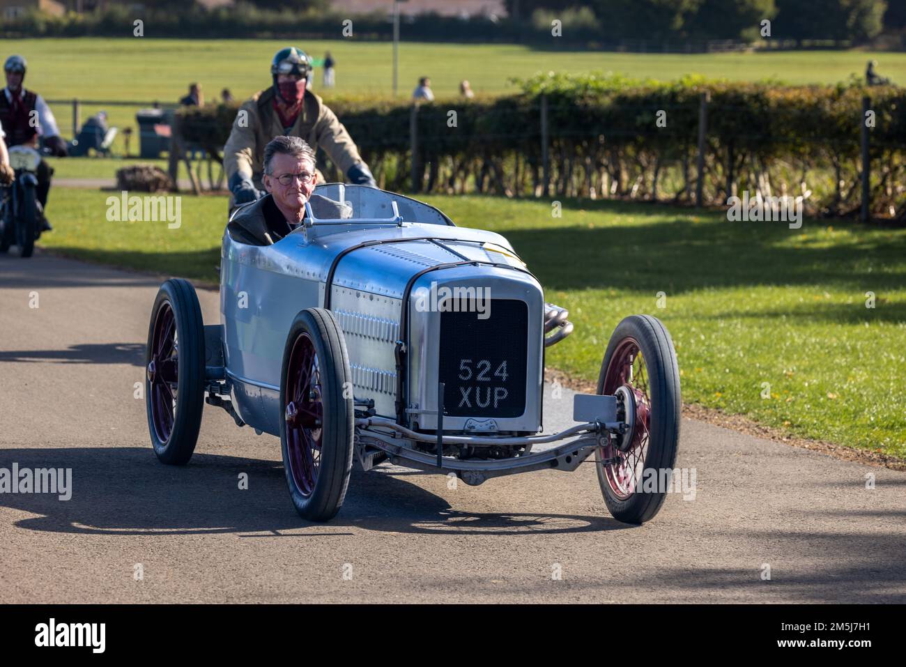 1932 Austin Seven Special ‘524 XUP’ al Race Day Airshow tenutosi a Shuttleworth il 2nd ottobre 2022. Foto Stock