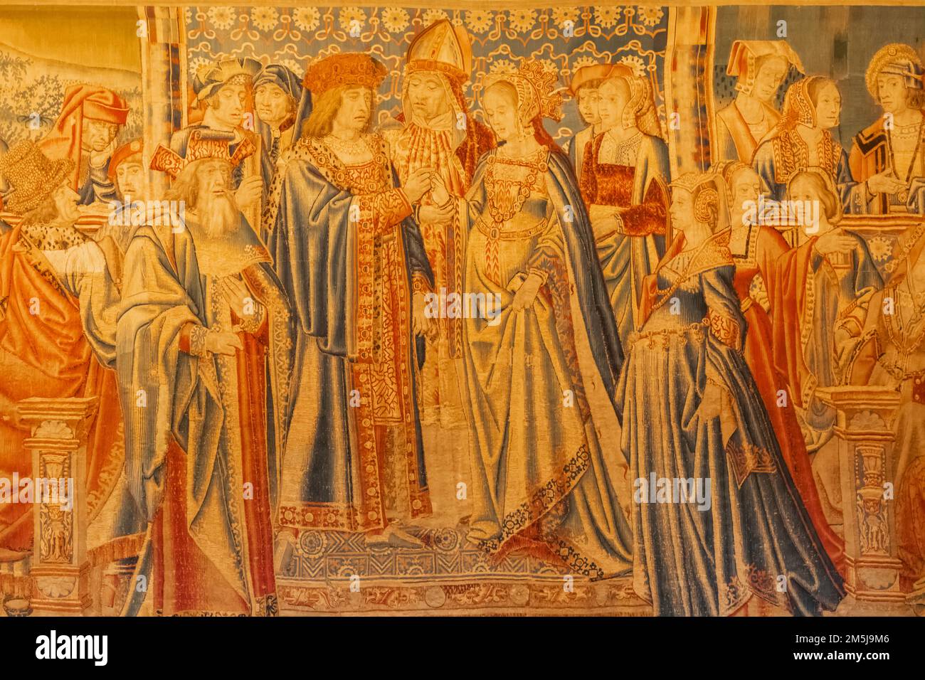 Inghilterra, Kent, Hever, Hever Castle, arazzo che mostra il matrimonio tra la sorella di Enrico, la principessa Mary Rose e Luigi XII di Francia Foto Stock