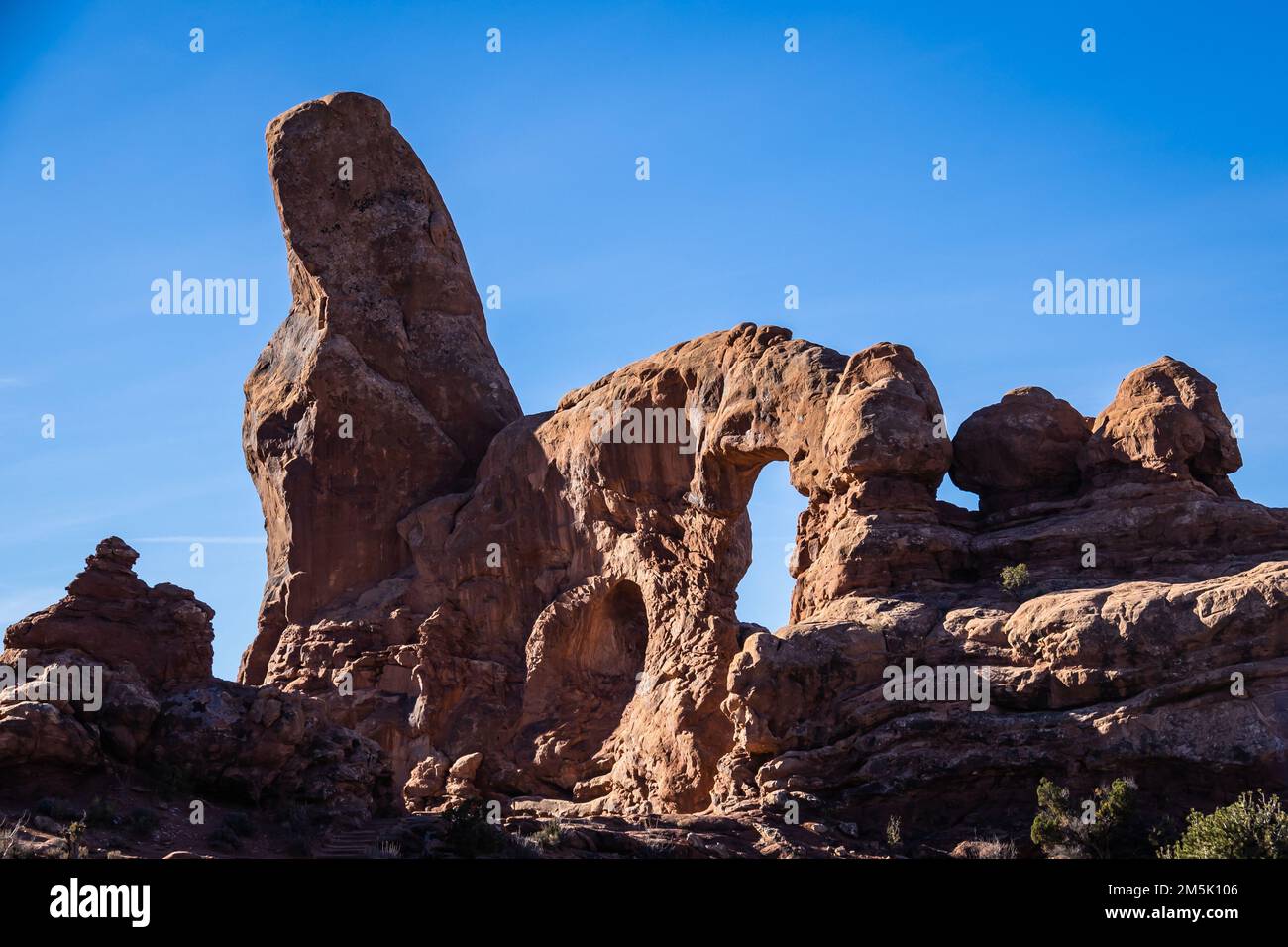 Arcate rocciose nel deserto dal Parco Nazionale di Arches, nello stato dello Utah degli Stati Uniti. Foto Stock