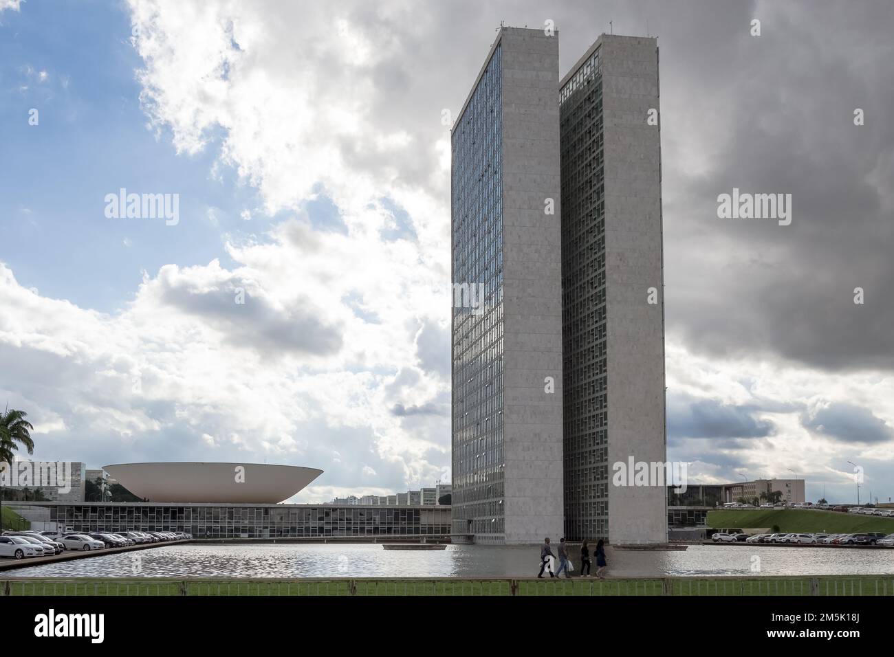 Dettaglio architettonico dell'edificio del Congresso Nazionale del Brasile progettato dall'architetto brasiliano Oscar Niemeyer Foto Stock