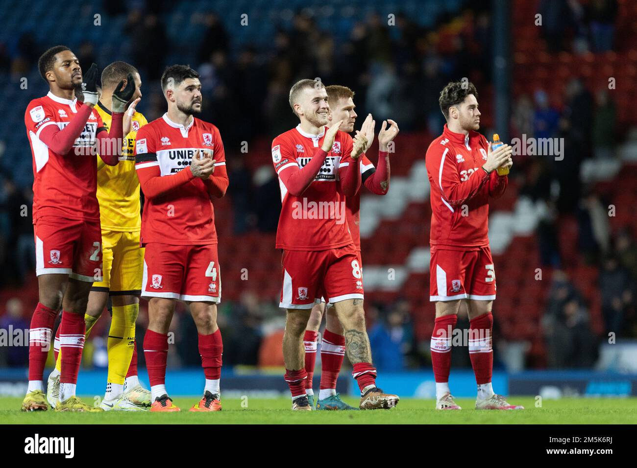 Blackburn, Regno Unito. 29th Dec, 2022. I giocatori di Middlesborough festeggiano con i fan dopo la partita del campionato Sky Bet Blackburn Rovers vs Middlesbrough a Ewood Park, Blackburn, Regno Unito, 29th dicembre 2022 (Photo by Phil Bryan/News Images) a Blackburn, Regno Unito, il 12/29/2022. (Foto di Phil Bryan/News Images/Sipa USA) Credit: Sipa USA/Alamy Live News Foto Stock