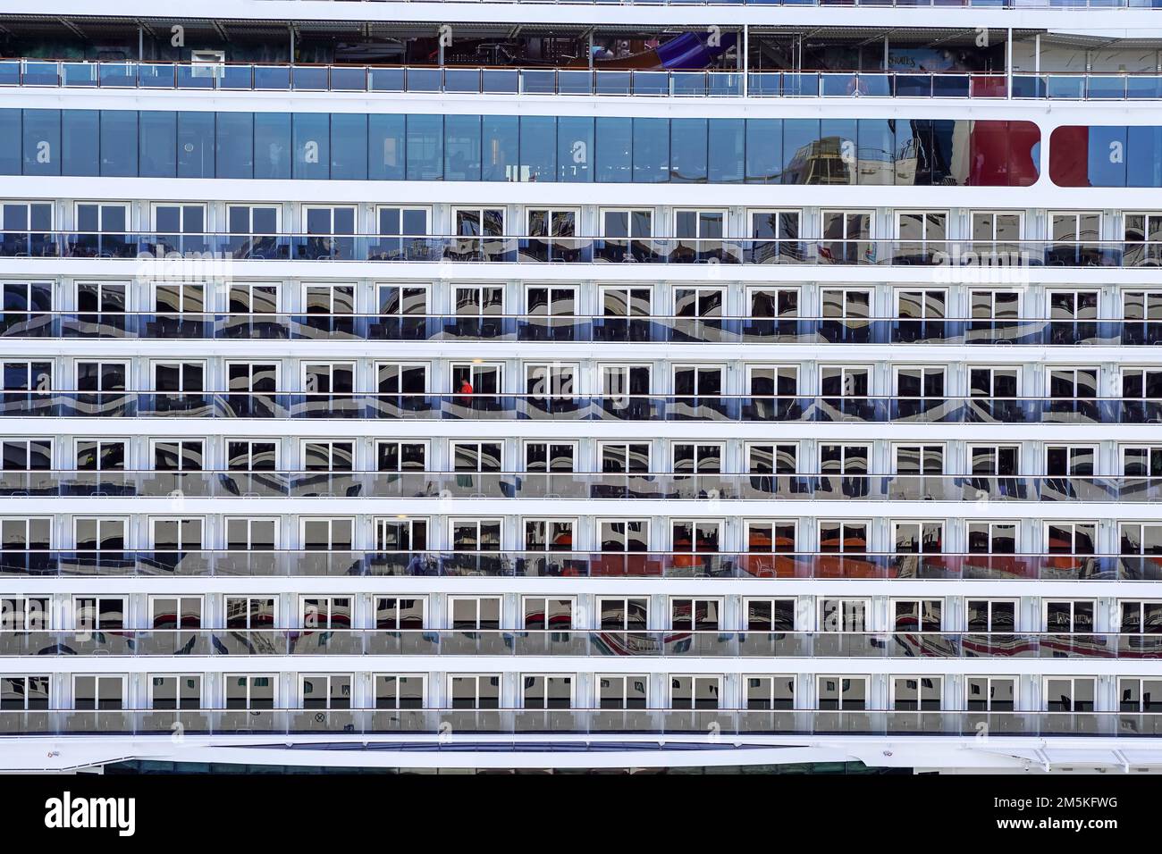 Miami, FL, USA 12 12 2022 Vista delle splendide navi da crociera nel porto di Miami Foto Stock