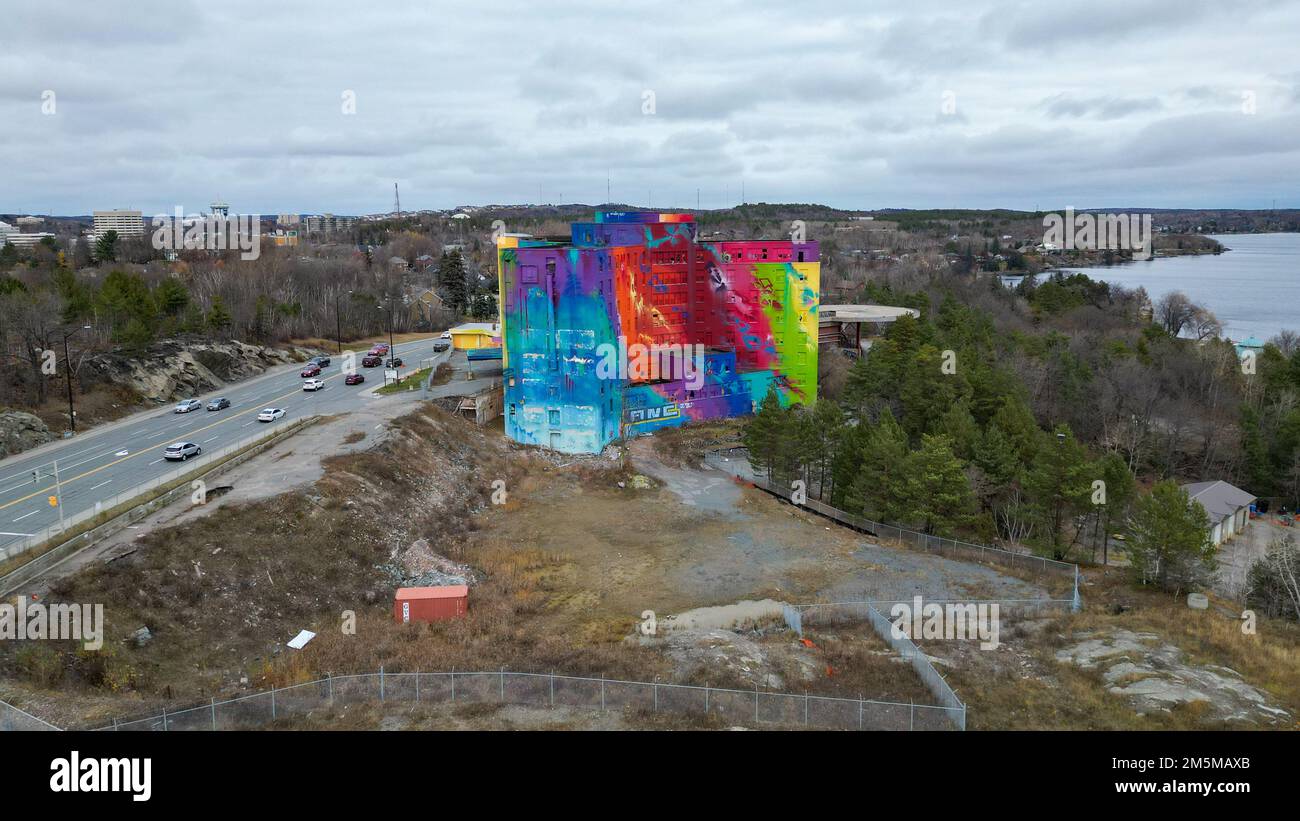 12 2022 novembre, Sudbury Ontario Canada. L'ospedale Old St Joseph di Paris St a Sudbury è il più grande murale del Canada, come è stato dipinto nel 2019. Luke Du Foto Stock