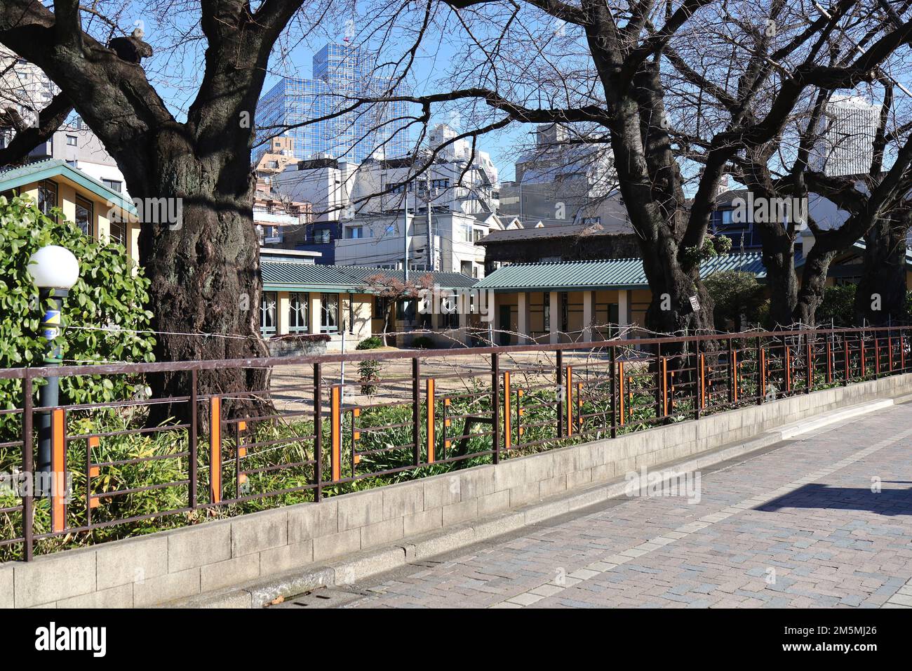 Ikebukuro, Toshima Ward, Tokyo, dicembre 2022. Jiyu Gakuen Myonichikan progettato da Frank Lloyd Wright. Foto Stock