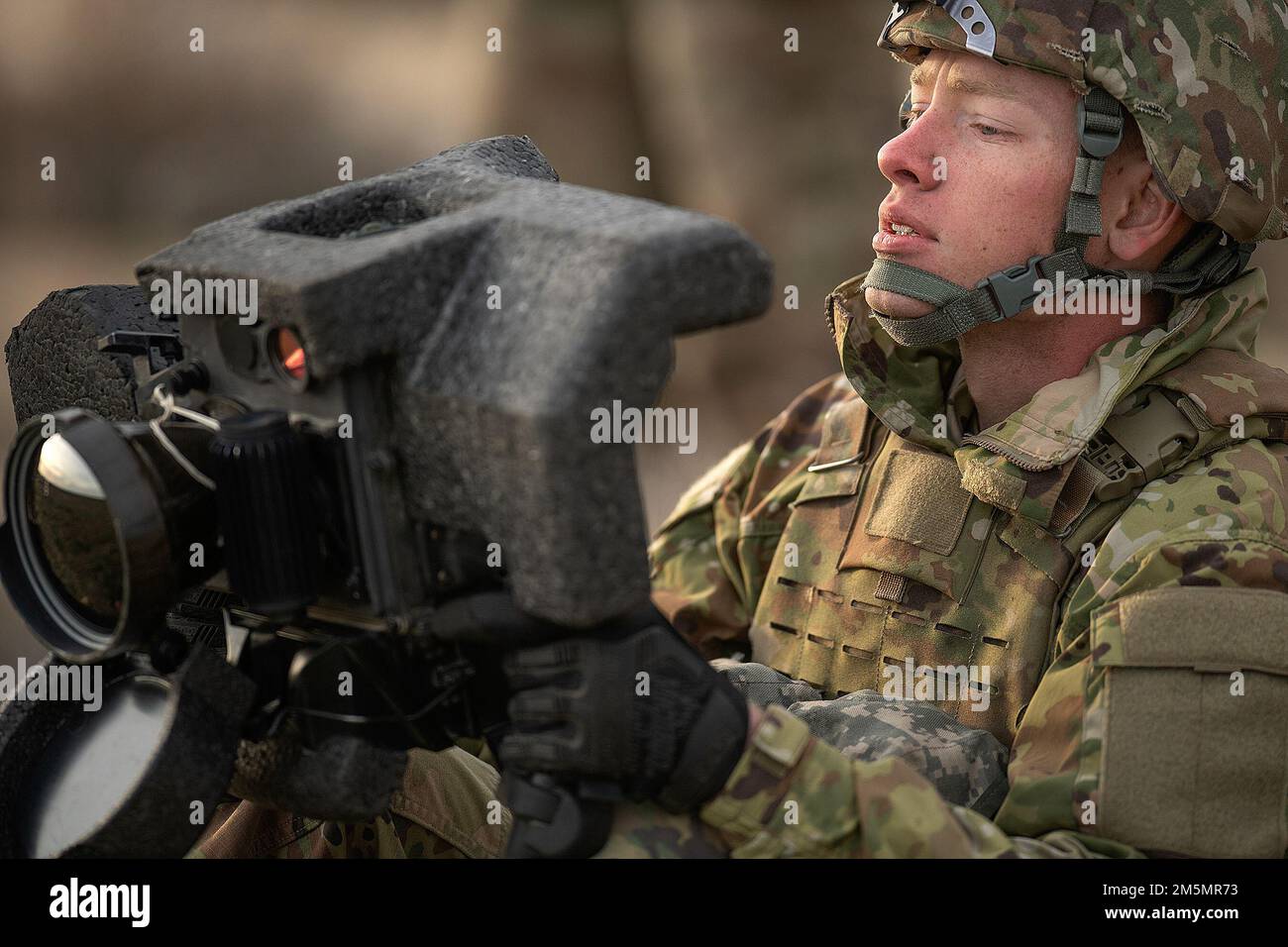 In un momento storico di addestramento per la Guardia Nazionale dell'Esercito Idaho, soldati della Charlie Company, 2-116th Combined Arms Battaglione, 116th Cavalry Brigade Combat Team, Sparato il MGF - Javelin portatile anti-missile serbatoio la Domenica mentre conducendo una serie di esercizi di campo di allenamento in programma per la settimana sulle gamme Orchard Combat Training Center. Foto Stock