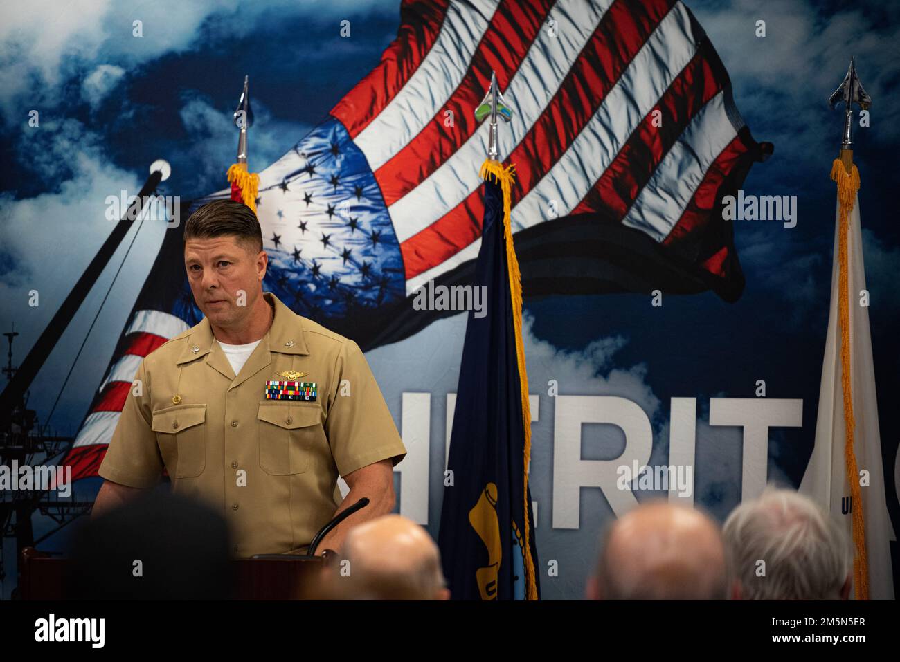 STATI UNITI Il capitano della Marina Frank T. Ingargiola ha tenuto un discorso commemorativo in occasione di una cerimonia di riconoscimento dei veterani vietnamiti presso la Joint base McGuire-Dix-Lakehurst, N.J., 29 marzo 2022. La cerimonia fa parte dello sforzo nazionale di ringraziare i veterani del Vietnam per il loro servizio e sacrificio. La Navy Exchange on Joint base MDL tiene questa cerimonia ogni anno dal 2018. Foto Stock