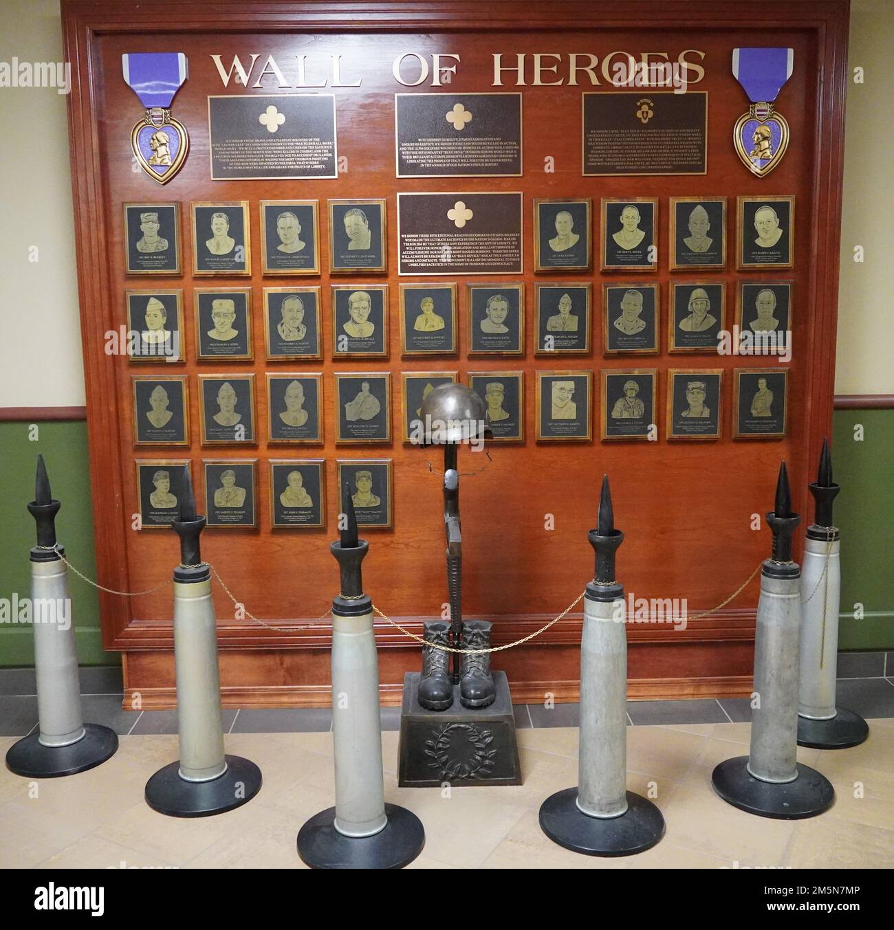 Il Muro degli Eroi presso la 88th Readiness Division, Fort McCoy, Wisconsin, onora i soldati dell'unità che sono stati uccisi servendo il loro paese. Foto Stock