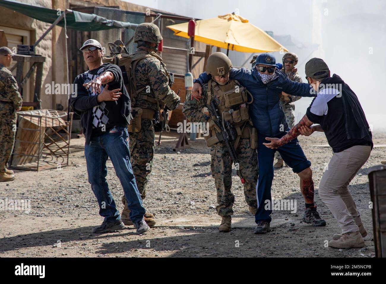 Svolge Assistenza Medica In Tutto Il Mondo Vittime civili immagini e fotografie stock ad alta risoluzione - Alamy