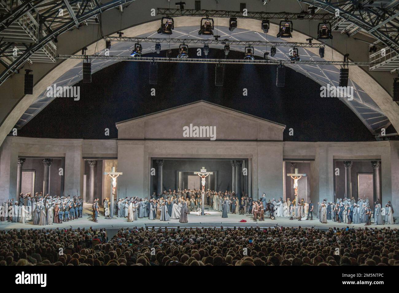 Scena della crocifissione, rappresentazione della Passione di Oberammergau 2022 Foto Stock