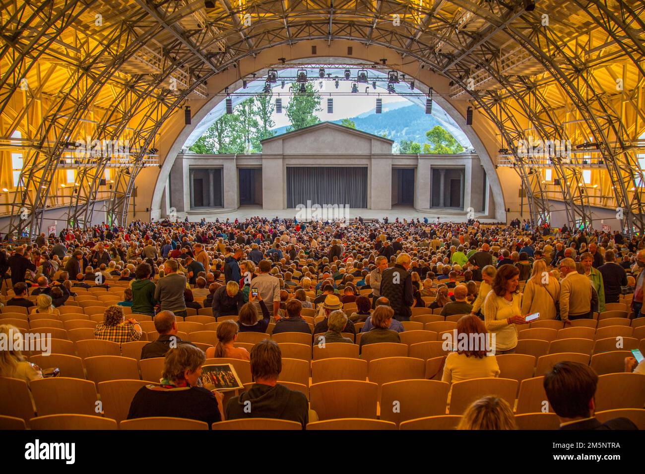 Prima dell'inizio della seconda metà della rappresentazione, Passion Play Oberammergau 2022 Foto Stock