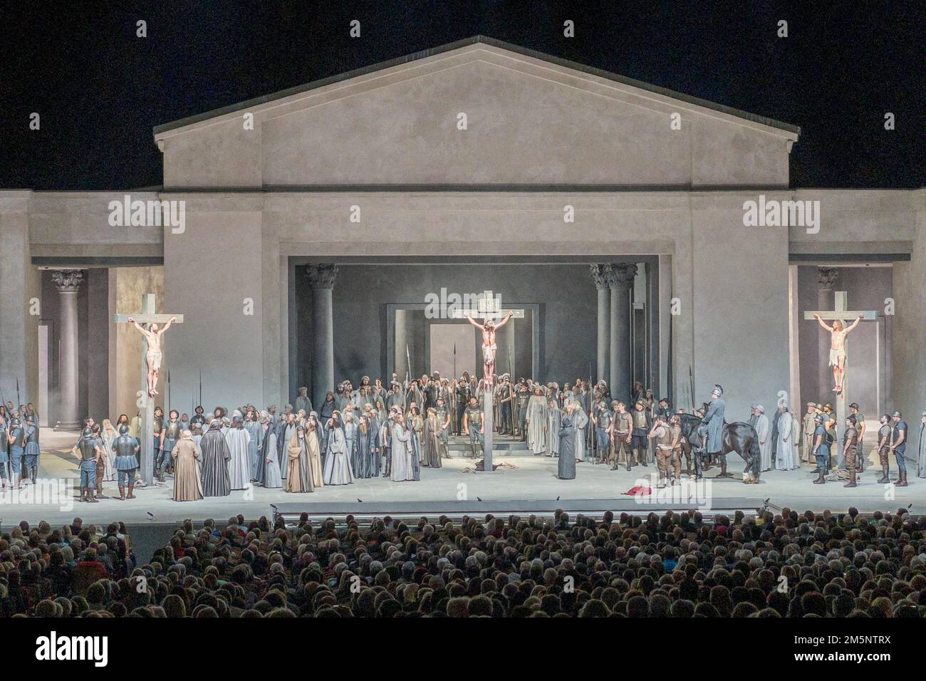 Scena della crocifissione, rappresentazione della Passione di Oberammergau 2022 Foto Stock