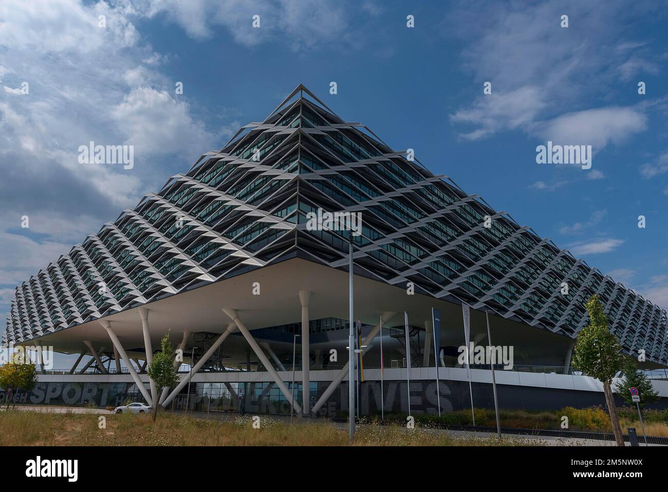 Moderno edificio amministrativo Adidas, Herzogenaurach, Franconia media, Baviera, Germania Foto Stock