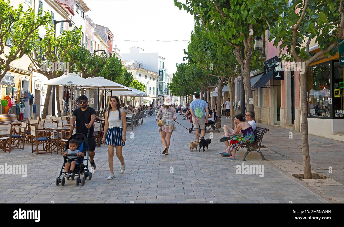 Zona pedonale a Mao, Mahon, Minorca, Spagna Foto Stock