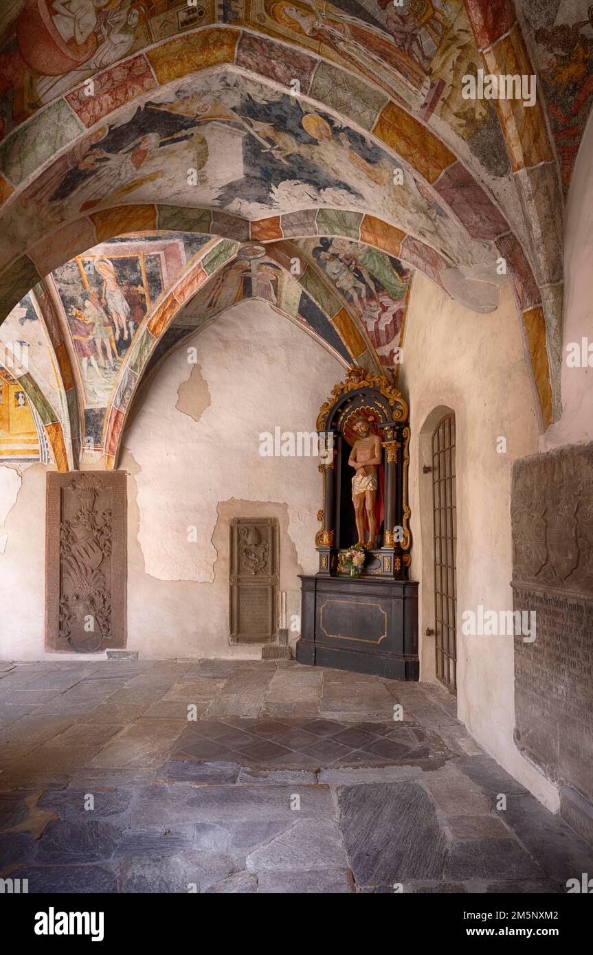 Chiostro con affreschi, monastero dei canoni agostiniani, monastero di Neustift, anche monastero, Vahrn vicino a Brixen, Bressanone, Alto Adige, Italia Foto Stock