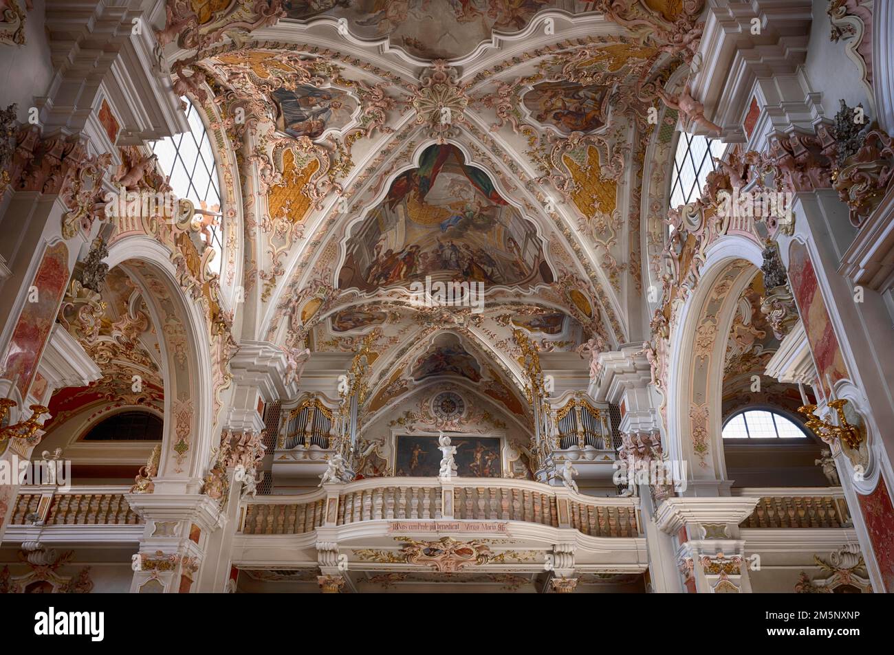 Fotografia interna di organo loft, organo, organo abbaziale, basilica abbaziale, chiesa abbaziale, Chiesa del monastero, monastero dei canoni agostiniani, Neustift Foto Stock