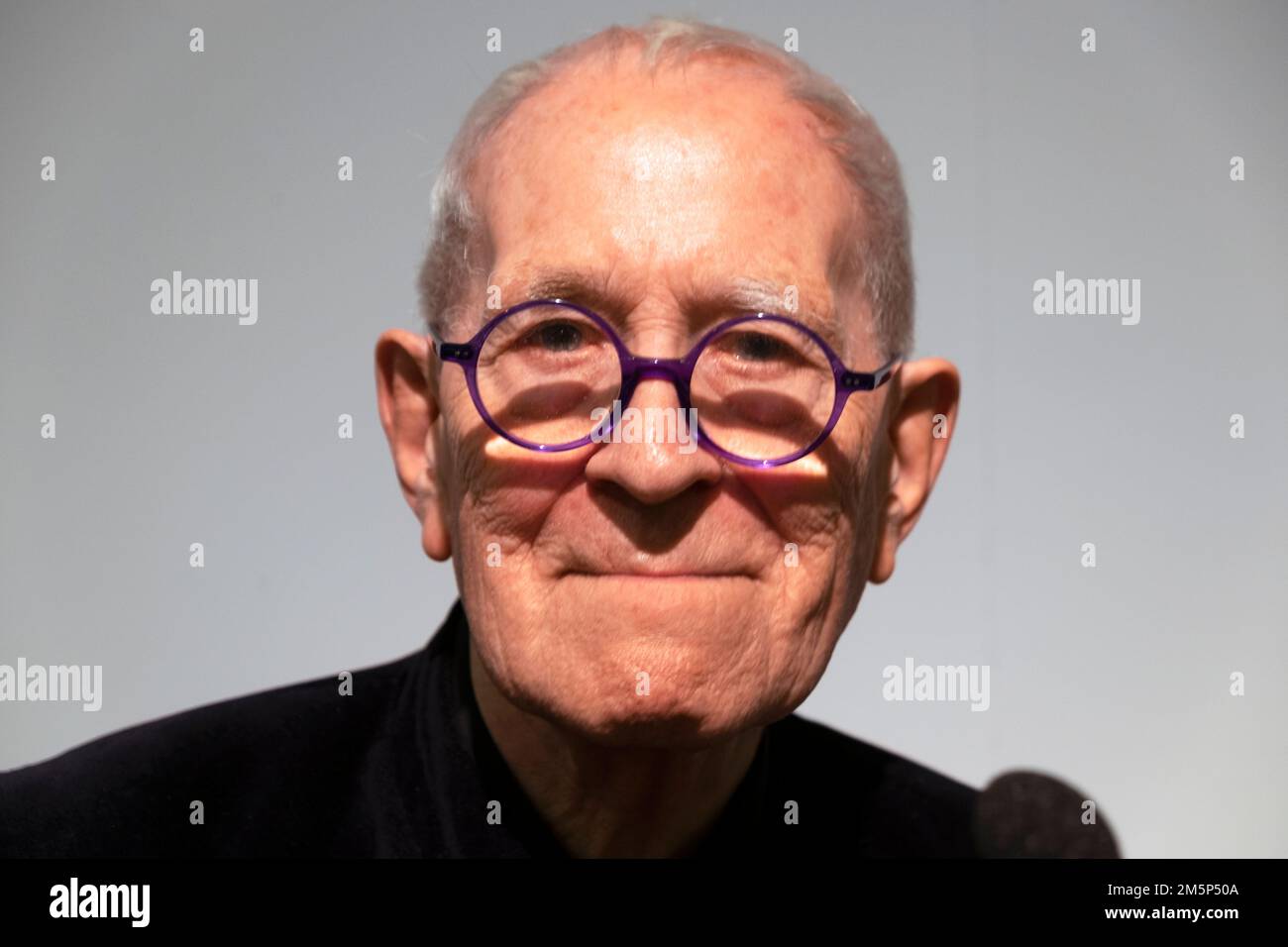 Architetto Sir Peter Cook di Archigram Architects alla conferenza e alla firma del libro all'Architectural Association AA London UK Dicembre 2022 KATHY DEWITT Foto Stock