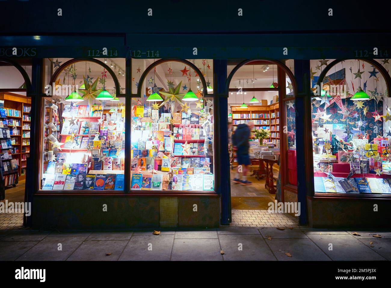 Daunt Books Holland Park, Bookshop, notte, Holland Park Avenue, W11, Londra, Regno Unito Foto Stock