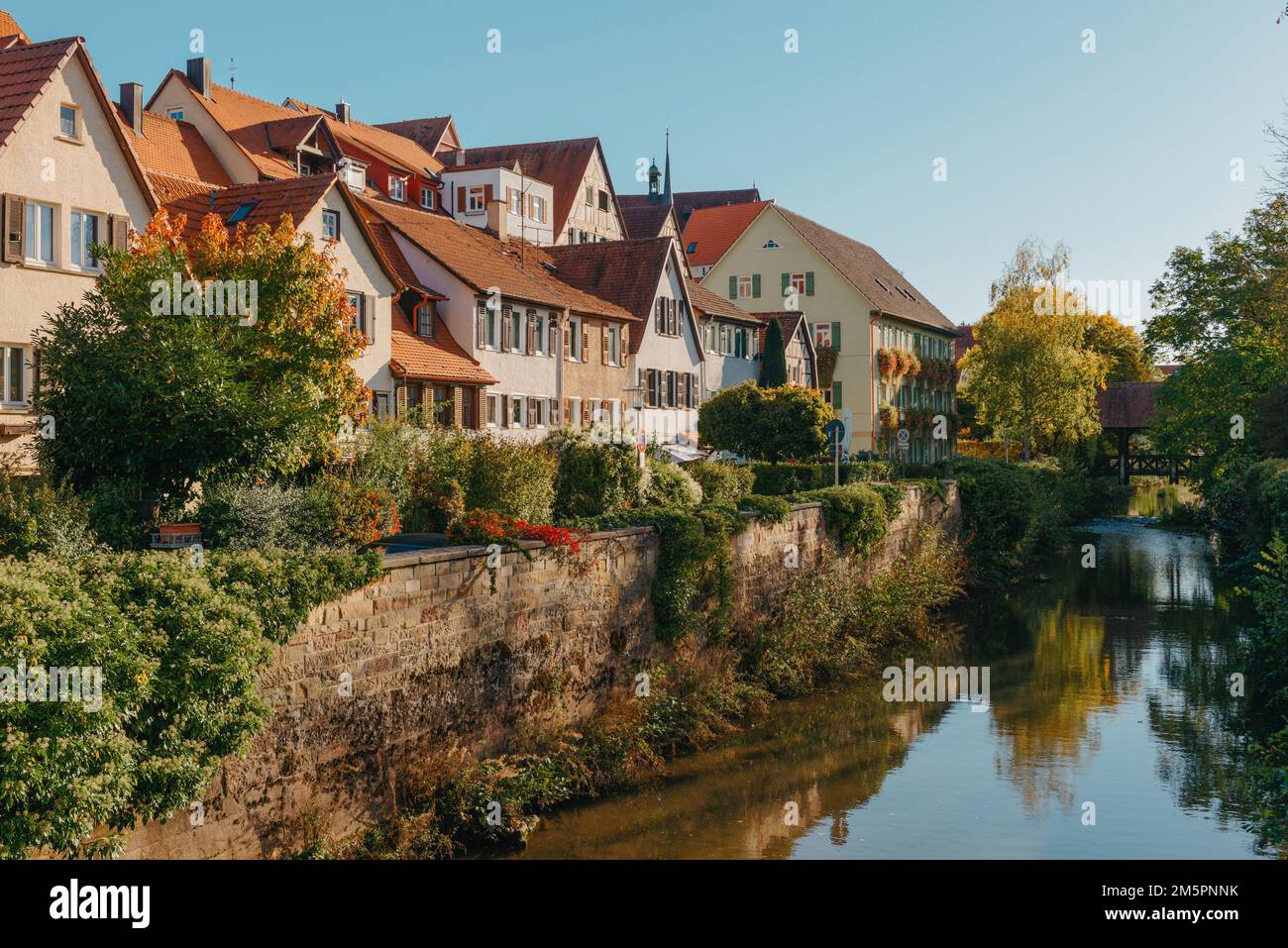 Vecchia casa di città nazionale tedesca a Bietigheim-Bissingen, Baden-Wuerttemberg, Germania, Europa. La Città Vecchia è piena di edifici colorati e ben conservati Foto Stock
