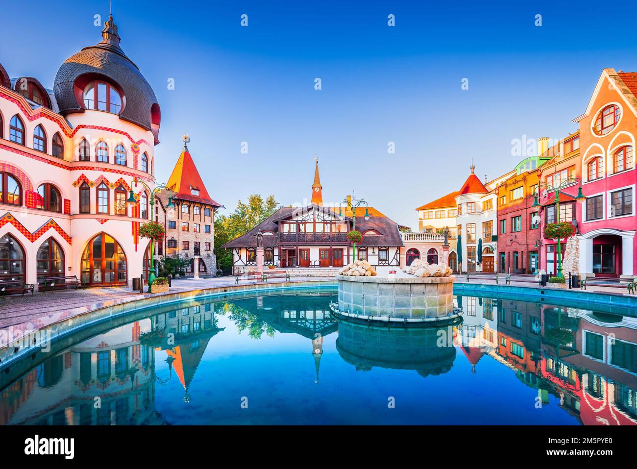 Komarno, Slovacchia. Incantevole cortile d'Europa, centro storico e architettura, destinazione turistica slovacca. Foto Stock