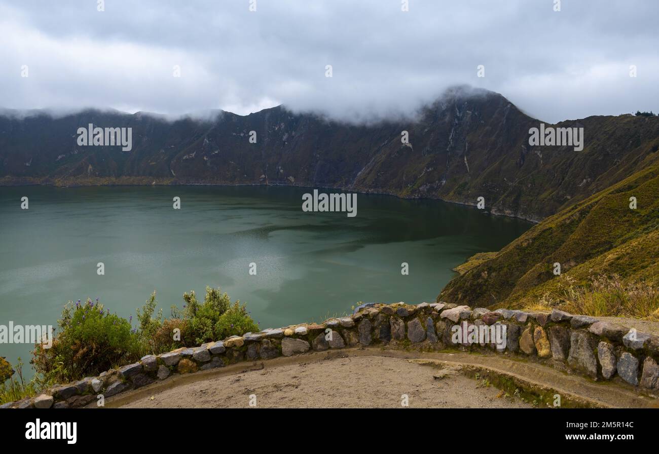 Lago di Quilotoa cratere in Ecuador Foto Stock