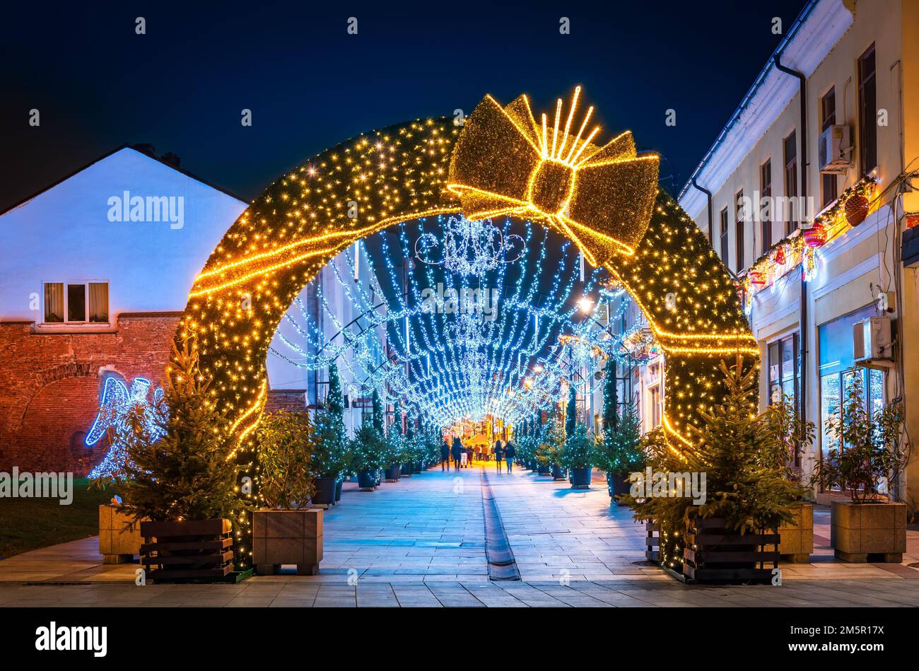 Bellissimo mercato di Natale di Craiova, 2022 famosa destinazione invernale europea in Europa orientale, Oltenia storica, Romania. Foto Stock