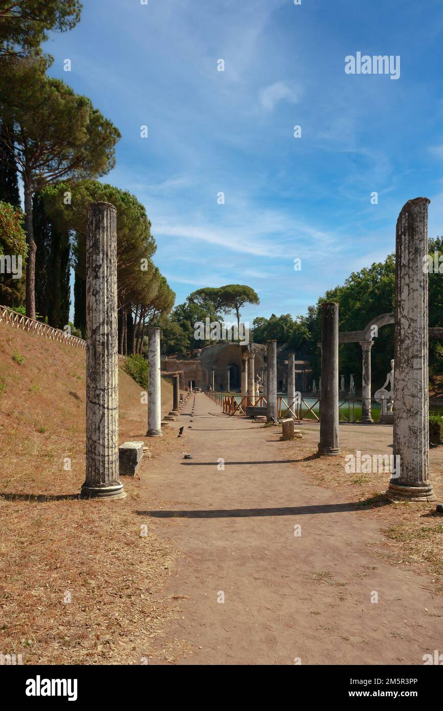 Tivoli, Italia - 21 agosto 2009: Villa Adriana, patrimonio dell'umanità dell'UNESCO. Accesso all'antica piscina chiamata Canopus Foto Stock