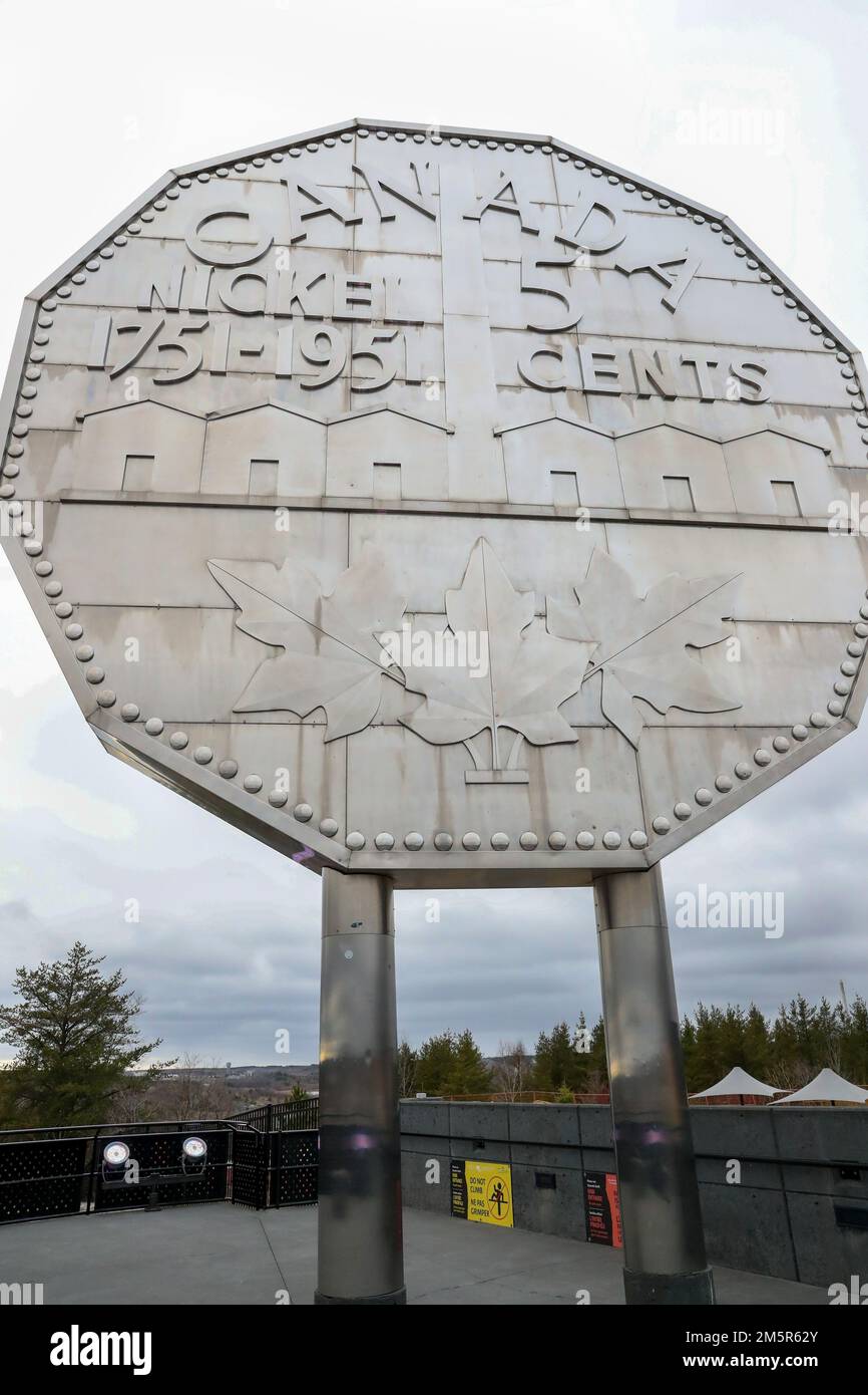 12 2022 novembre, Sudbury Ontario Canada. Il Big Nickel si trova presso il Dynamic Earth Science Museum, Luke Durda/Alamy Foto Stock