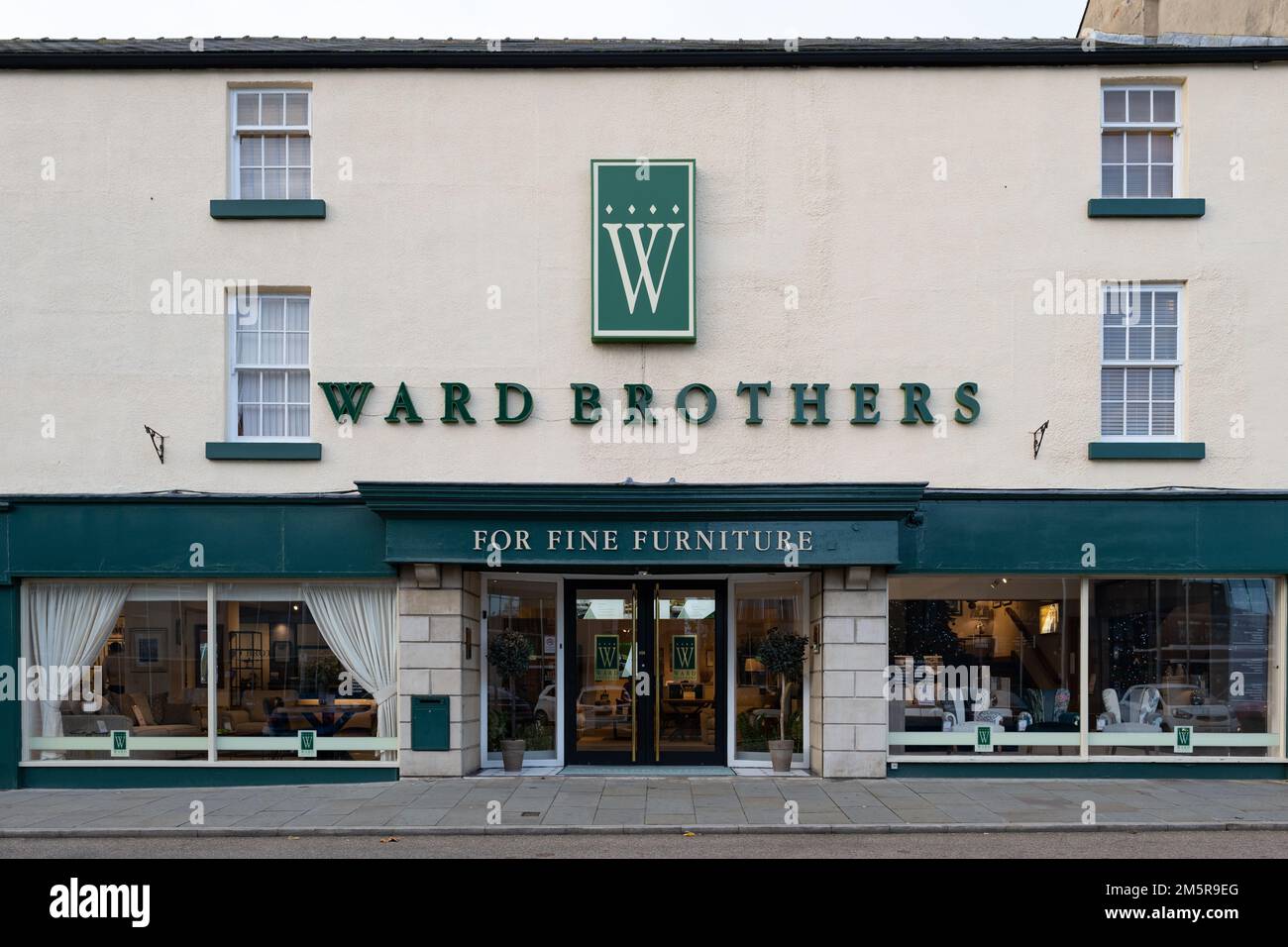 Negozio di mobili e pavimenti Ward Brothers, Waterdale, Doncaster, South Yorkshire, Inghilterra, REGNO UNITO Foto Stock