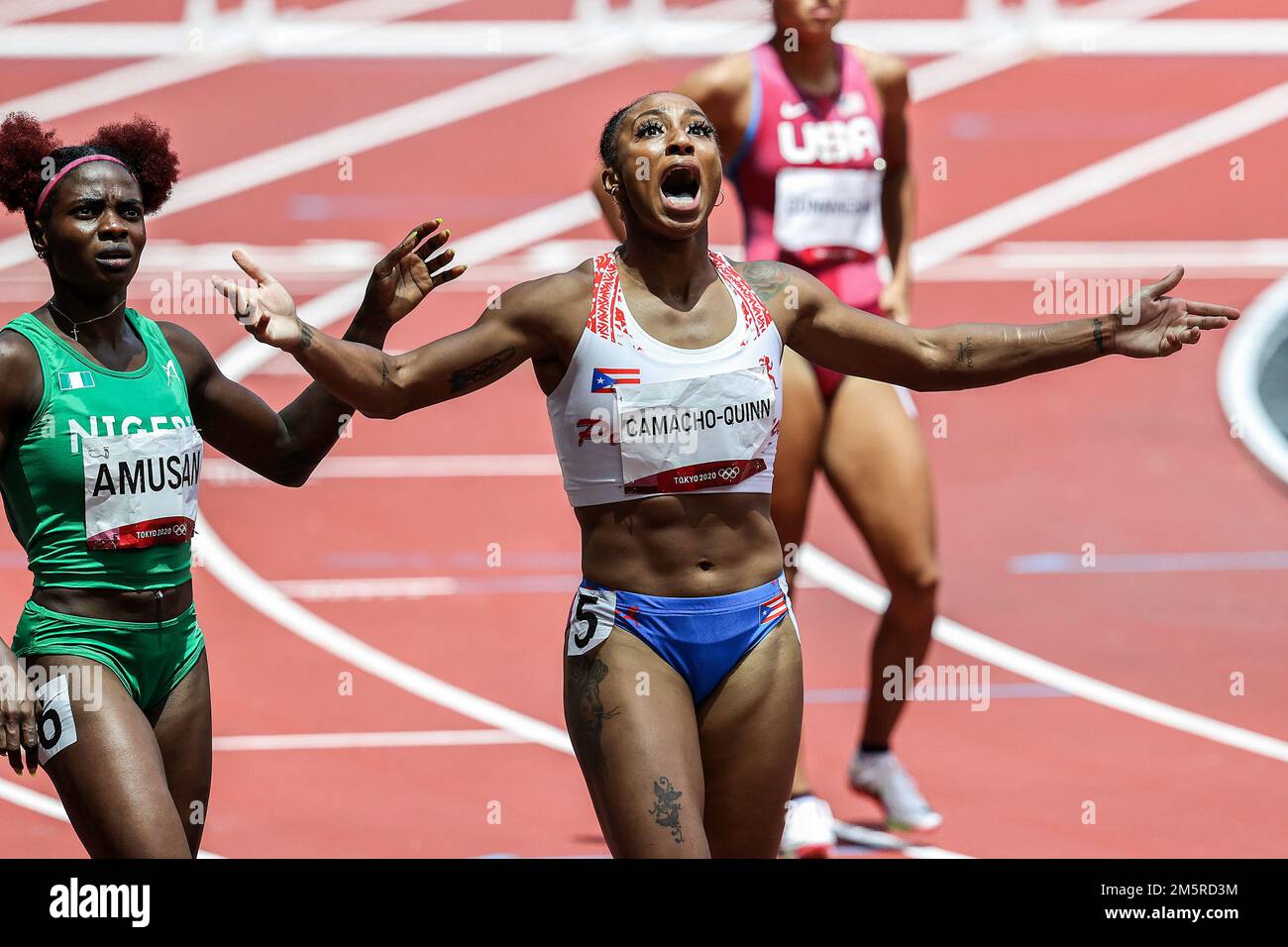 Jasmine Camacho-Quinn (pur) Olympic Champurn vince gli ostacoli di 100 metri delle donne ai Giochi Olimpici estivi 2020 (2021), Tokyo, Giappone Foto Stock