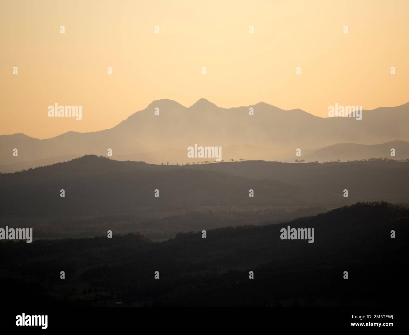 Tramonto preso dal lato occidentale del Monte Tamborine Foto Stock