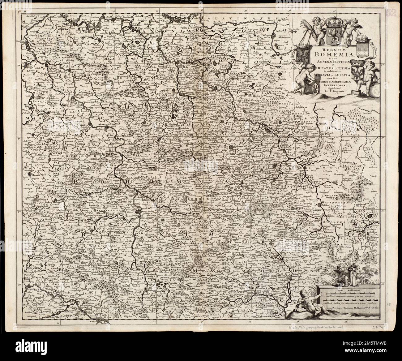 Eisiae, eique annexae Provinciae ut Ducatus Silesia marchionatus Moravia, et Lusatia quae sunt terrae haereditariae imperatoris. Mappa del Regno storico di Boemia, oggi Repubblica Ceca, Germania orientale e Polonia occidentale. Rilievo mostrato in figura. Cartouche titolo illustrato. Catalogazione, conservazione e digitalizzazione rese possibile in parte dal National Endowment for the Humanities: Exploring the Human Endeavor. Parte del portafoglio composito atlas con il titolo "raccolta di vecchie mappe".. Raccolta di vecchie mappe. Raccolta di vecchie mappe, Germania Polonia Repubblica Ceca , Bohe Foto Stock