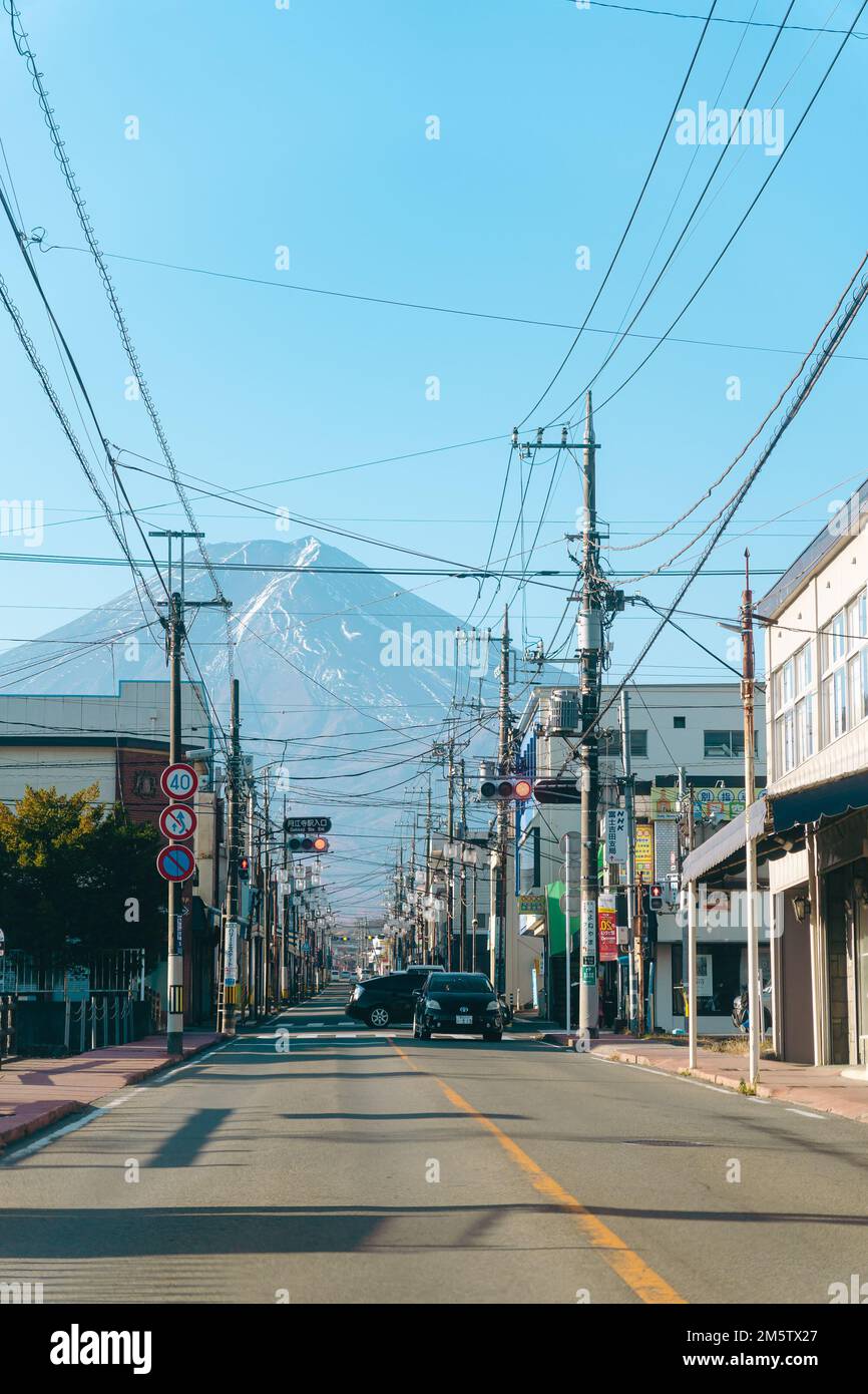 Vista del Monte Fuji dalla città di Kawaguchiko Foto Stock