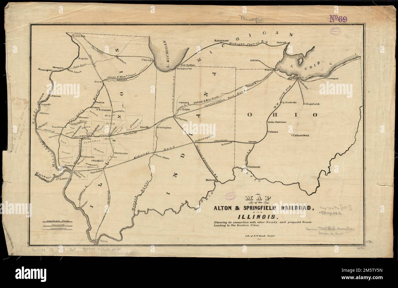 Mappa della ferrovia di Alton & Springfield, in Illinois : mostra il suo collegamento con altre strade e strade proposte che portano alle città orientali. Mostra le ferrovie costruite, noleggiate e previste. Mappa mostra anche Indiana, Ohio e parte del Michigan... Mappa della ferrovia di Alton e Springfield, in Illinois. Mappa della ferrovia di Alton e Springfield, Illinois, Indiana Ohio Foto Stock Mappa della ferrovia di Alton & Springfield, in Illinois : mostra il suo collegamento con altre strade e strade proposte che portano alle città orientali. Mostra le ferrovie costruite, noleggiate e previste. Mappa mostra anche Indiana, Ohio e parte del Michigan... Mappa della ferrovia di Alton e Springfield, in Illinois. Mappa della ferrovia di Alton e Springfield, Illinois, Indiana Ohio Foto Stock