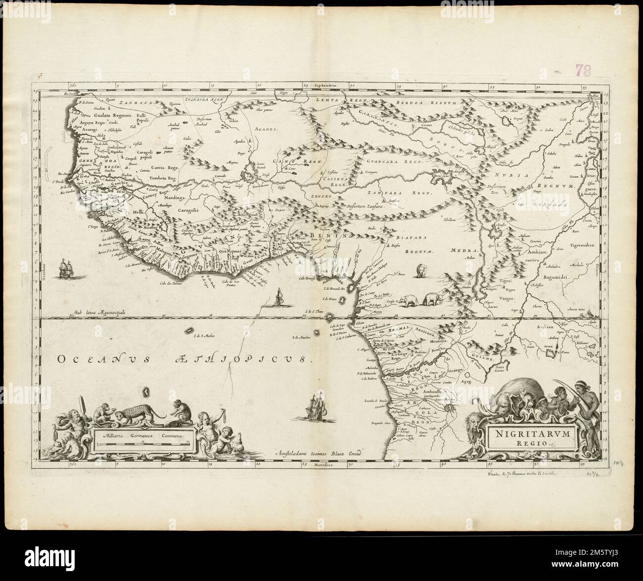 Regione del Nigritarum. Rilievo mostrato in figura. La mappa include il titolo decorativo e la scala di dichiarazione cartigli con figure native e fauna locale. All'interno della mappa sono visualizzati tre elefanti. Verso è vuoto. Copre l'Africa occidentale dal Tropico del cancro verso sud. Nomi delle località in latino e portoghese. Catalogazione, conservazione e digitalizzazione rese possibile in parte dal National Endowment for the Humanities: Exploring the Human Endeavor. Parte del portafoglio composito atlas con il titolo "raccolta di vecchie mappe".. Raccolta di vecchie mappe. Raccolta di vecchie mappe, Africa occidentale, area Foto Stock