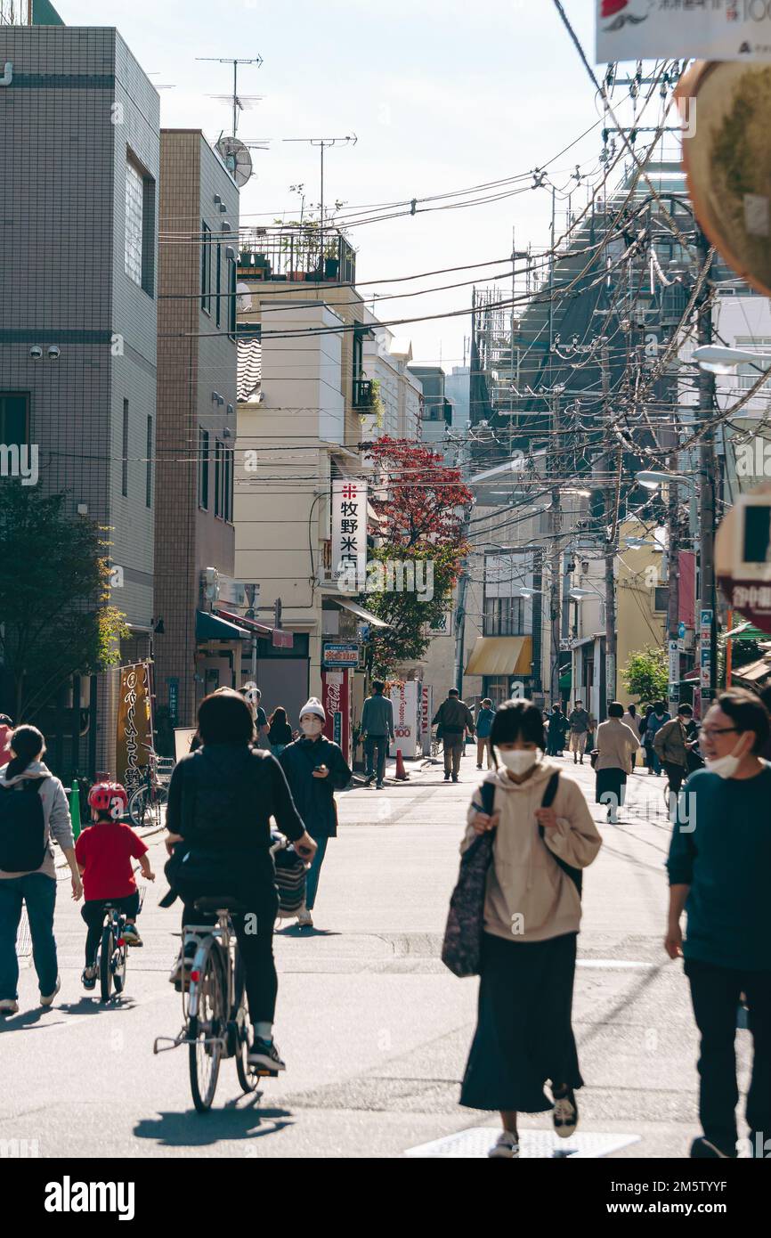 Folla di persone a Yanaka Ginza Shitamachi Foto Stock