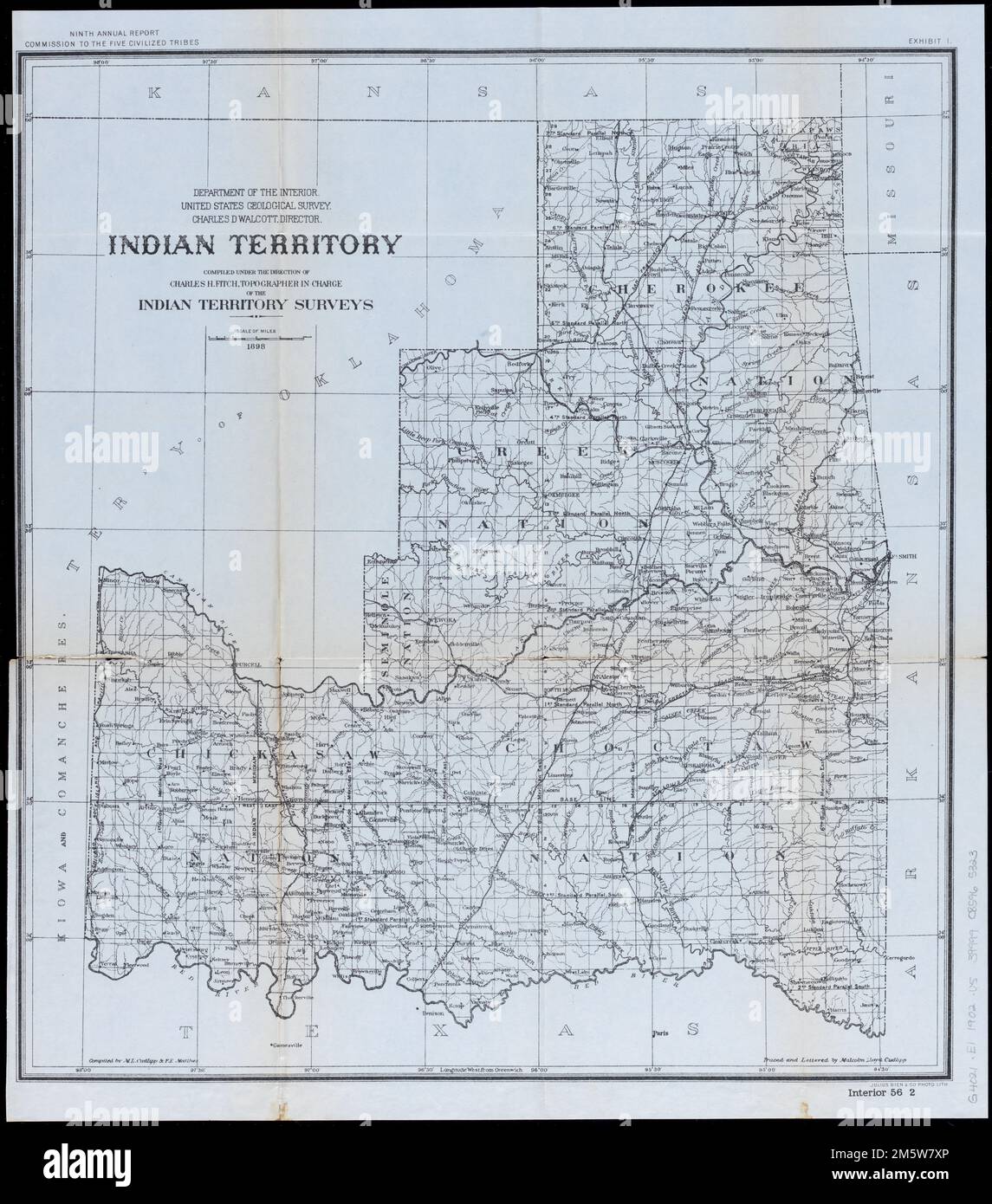 Territorio indiano. Distaccato da un documento della Camera dei rappresentanti degli Stati Uniti nel set di serie del Congresso degli Stati Uniti (Set di serie 4459 H.doc.5/4), a pagina 164: Relazioni annuali del Dipartimento dell'interno per l'esercizio chiuso il 30 giugno 1902. Affari indiani, parte II Washington : Ufficio stampa governativo, 1903. Mappa di base datata 1898. A capo del titolo: Dipartimento dell'interno. United States Geological Survey. Charles D. Walcott, direttore. In alto margine: "Nona relazione annuale, commissionata alle cinque tribù civilizzate. Allegato I." "Interni 56 2." [Leggere: 57 2.].. Foto Stock