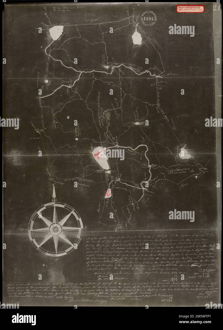 Un piano della città di Reading nella contea di Middlesex e la città di Lynnfield nella contea di Essex. La mappa raffigura l'area che comprende Reading, North Reading, Wakefield e Lynnfield come era nel 1794, mostrando strade, corpi d'acqua, sale riunioni e mulini. Un piano della città di lettura nella contea di Middlesex e la città di Lynnfield nella contea di Essex preso su una scala duecento poli al pollice ci sono tre sale riunioni per il culto di Publick in detta lettura. Le strade sono punteggiate di verde. Ci sono ponti sui fiumi dove le strade saltano il fiume. La strada m Foto Stock