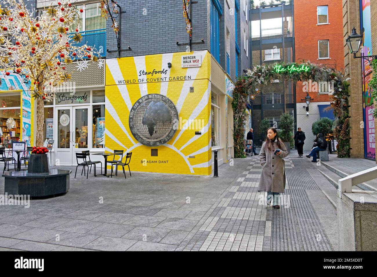 Vista esterna del nuovo negozio di viaggi Stanfords a Mercer Walk Covent Garden Londra Inghilterra Regno Unito Gran Bretagna KATHY DEWITT Foto Stock