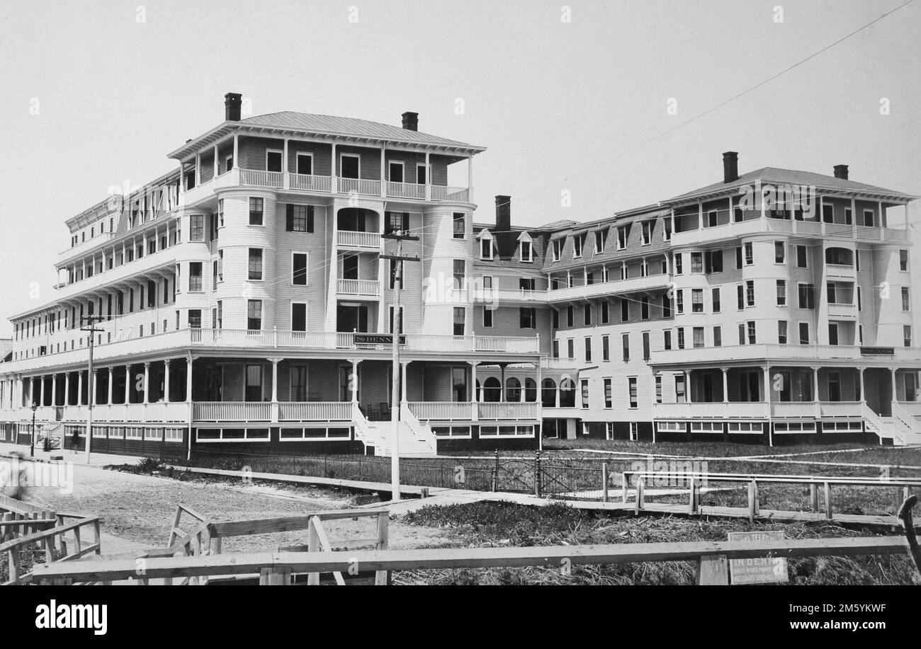 Il Dennis Hotel sulla spiaggia di Atlantic City, New Jersey, ca. 1898. Foto Stock