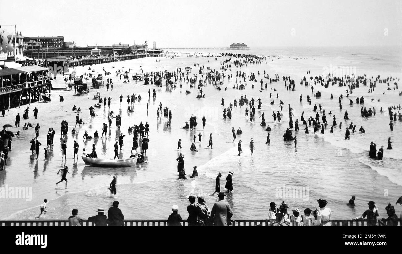 La spiaggia di Atlantic City New Jersey, ca. 1898. Foto Stock