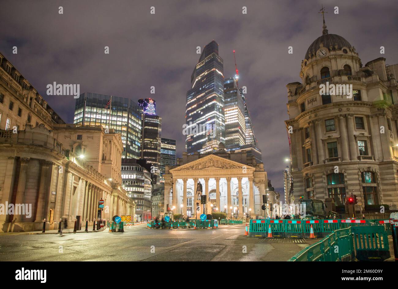 Bank of England e Royal Exchange London di notte Foto Stock