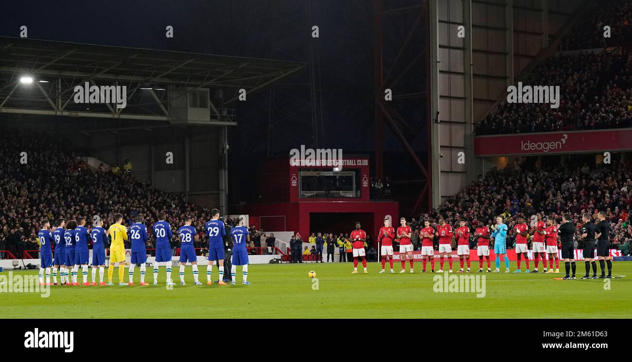 Nottingham, Regno Unito. 1st Jan, 2023. Un minuto di applauso per la leggenda brasiliana Pele che è morto all'inizio di questa settimana durante la partita della Premier League al City Ground, Nottingham. Il credito per le immagini dovrebbe essere: Andrew Yates/Sportimage Credit: Sportimage/Alamy Live News Foto Stock