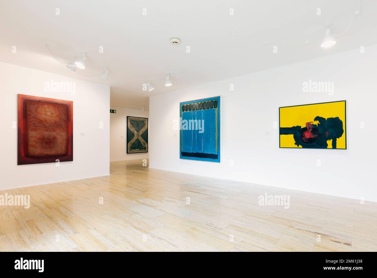 Cuenca, Provincia di Cuenca, Castiglia-la Mancha, Spagna. Interno del Museo di Arte astratta Spagnola - Museo de Arte Abstracto Espanol. I dipinti Foto Stock