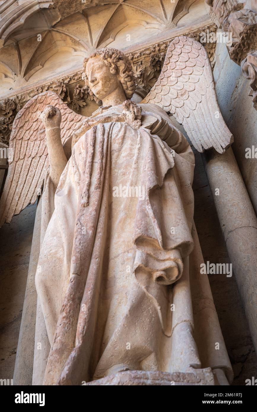 Reims, Francia. Il Sorridente Angel (l'Ange au Sourire), un celebre scultura della Cattedrale di Nostra Signora (Cattedrale di Notre Dame) Foto Stock