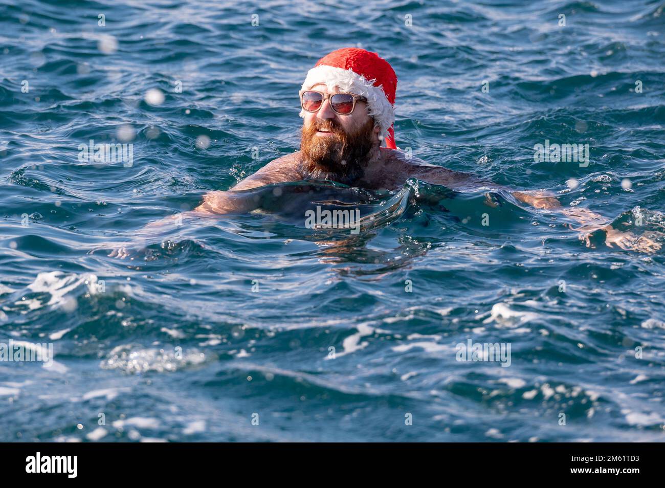 A mezzogiorno esatto, l'organo di mare si è tuffato nel mare e ha salutato il nuovo anno a Zara, Croazia il 1 gennaio 2023. Foto: Dino Stanin/PIXSELL Foto Stock