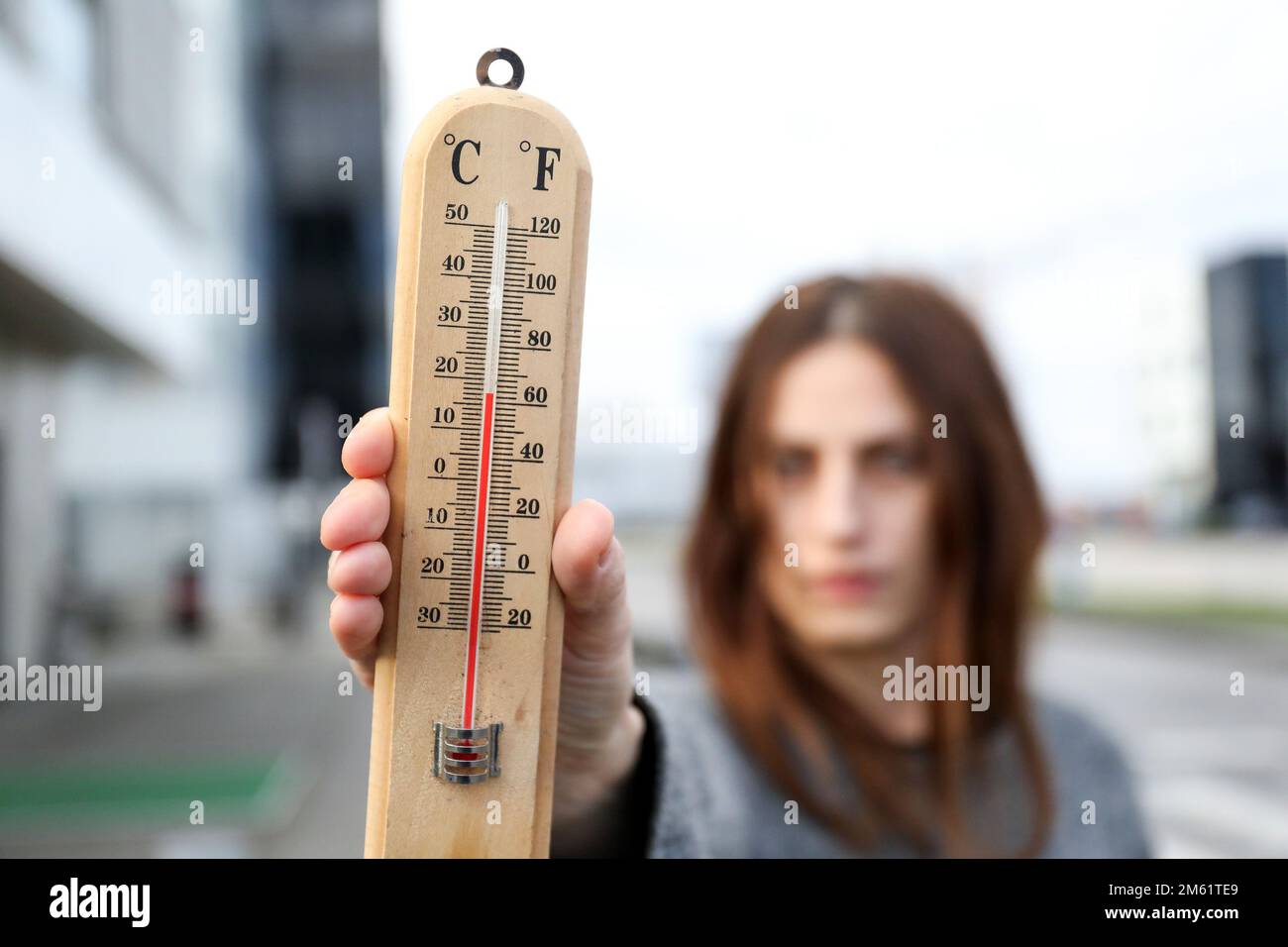 Tempo caldo superiore alla media il giorno di Capodanno a Zagabria, Croazia, il 1 gennaio 2023. Foto: Emica Elvedji/PIXSELL Foto Stock