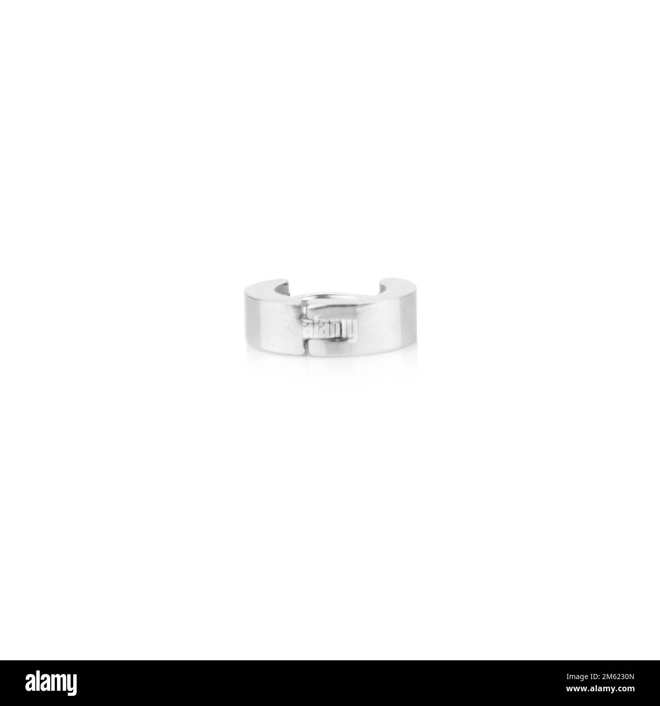 Orecchini a piercing isolati su sfondo bianco. Foto Stock Orecchini a piercing isolati su sfondo bianco. Foto Stock