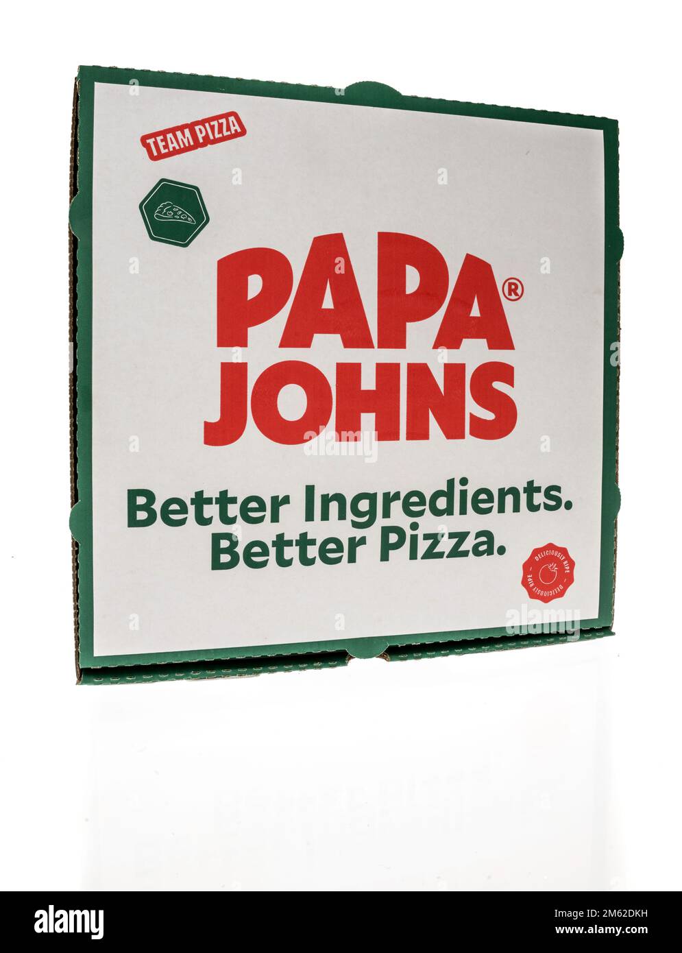 Winneconne, WI - 28 novembre 2022: Un pacchetto di Papa Johns pizza box su uno sfondo isolato. Foto Stock Winneconne, WI - 28 novembre 2022: Un pacchetto di Papa Johns pizza box su uno sfondo isolato. Foto Stock